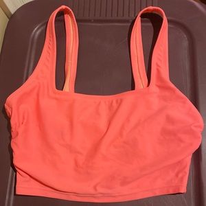 Shade and Shore longline bikini top. Tank straps and scoop back. Shelf bra.